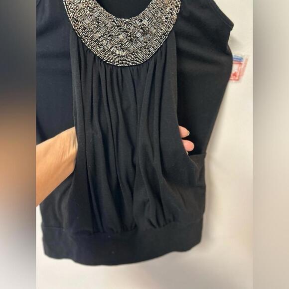 Twenty one sleeveless top with beaded collar and hoodie type pocket across front - Picture 3 of 6